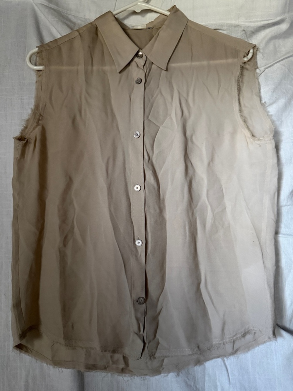 ACME Sleeveless Button-Down Blouse in Beige Taupe 100% silk